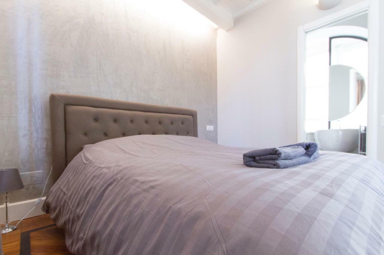 Elegante E Completamente Arredato Apt In Duomo ミラノ エクステリア 写真