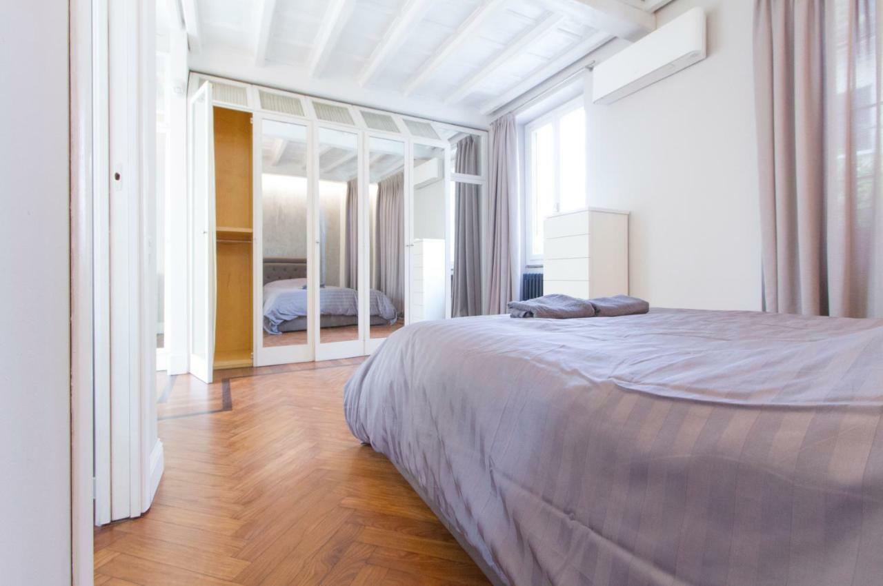 Elegante E Completamente Arredato Apt In Duomo ミラノ エクステリア 写真