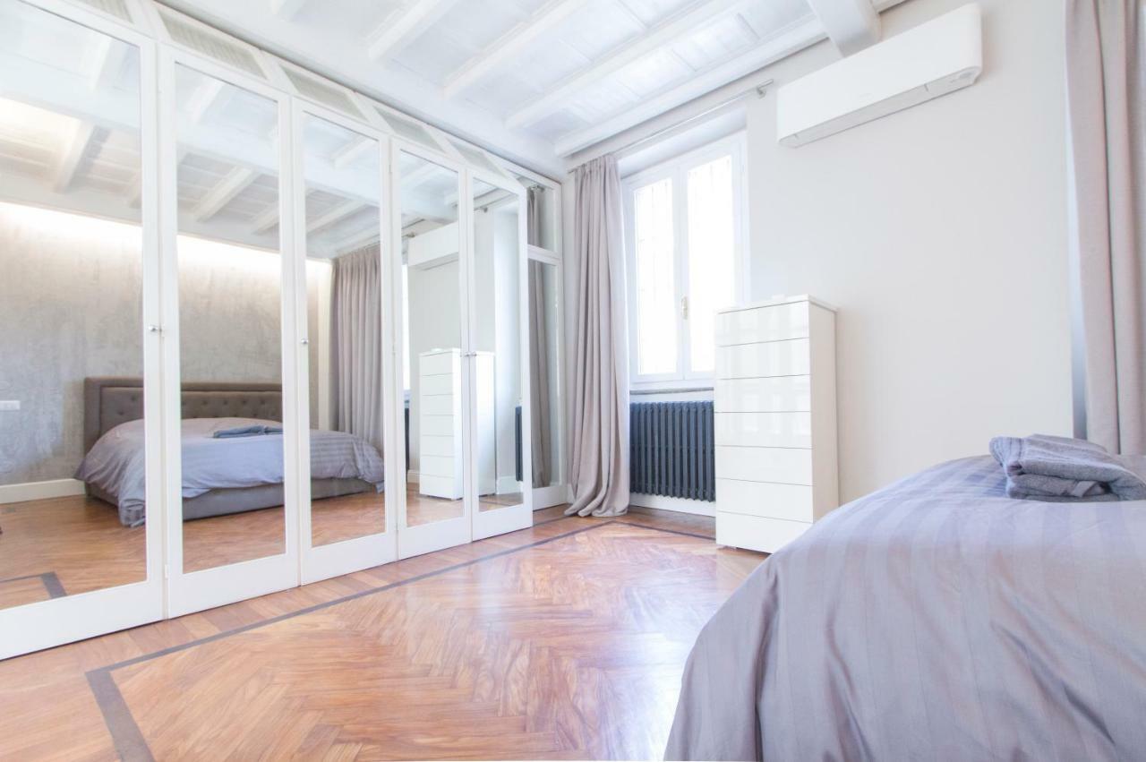 Elegante E Completamente Arredato Apt In Duomo ミラノ エクステリア 写真